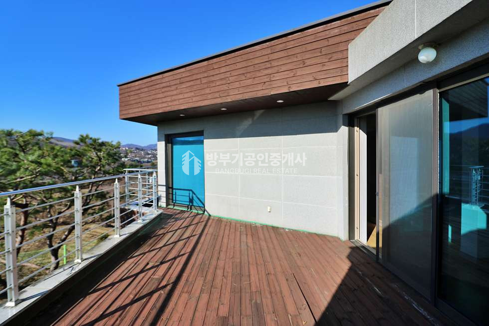 경기 양평군 양평읍 회현리 남한강 조망~ 철근콘크리트 구조, 벙커 주차장, 상수도, 양평읍 시내 5분 거리! 남한강 산책로가 앞에 있는 전원주택 월세 매매 매물번호 14806 사진 51
