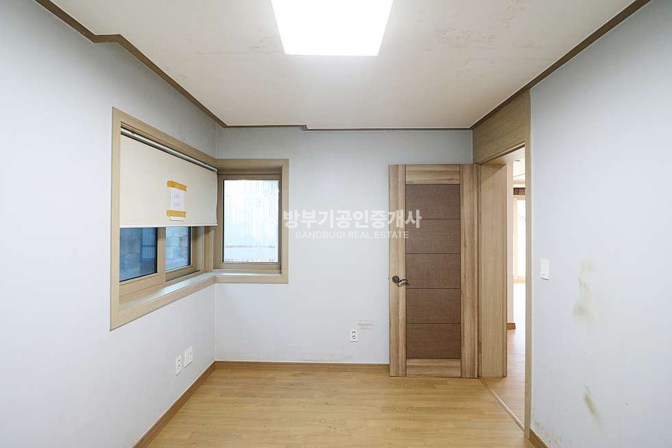 경기 양평군 양평읍 회현리 남한강 조망~ 철근콘크리트 구조, 벙커 주차장, 상수도, 양평읍 시내 5분 거리! 남한강 산책로가 앞에 있는 전원주택 월세 매매 매물번호 14806 사진 38