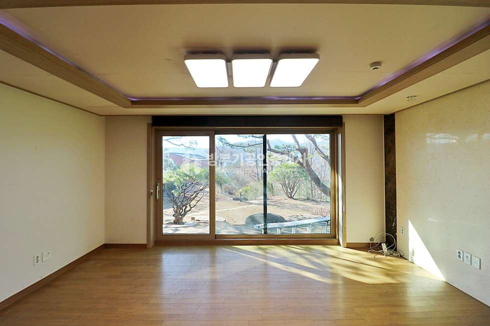 경기 양평군 양평읍 회현리 남한강 조망~ 철근콘크리트 구조, 벙커 주차장, 상수도, 양평읍 시내 5분 거리! 남한강 산책로가 앞에 있는 전원주택 월세 매매 매물번호 14806 사진 21