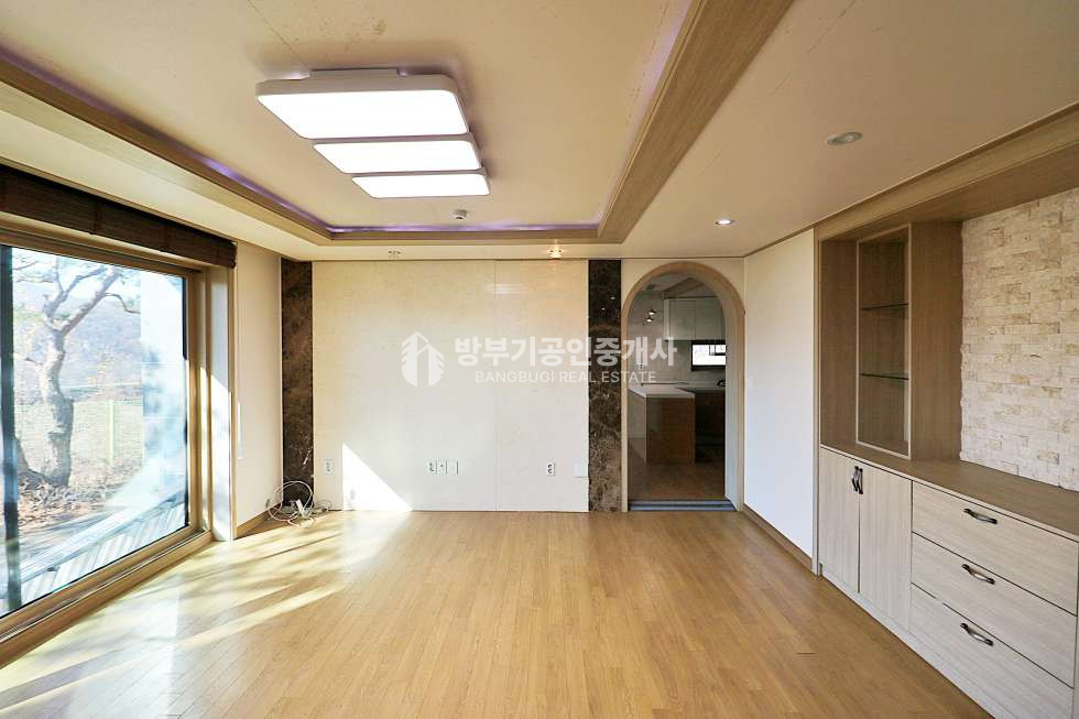 경기 양평군 양평읍 회현리 남한강 조망~ 철근콘크리트 구조, 벙커 주차장, 상수도, 양평읍 시내 5분 거리! 남한강 산책로가 앞에 있는 전원주택 월세 매매 매물번호 14806 사진 23