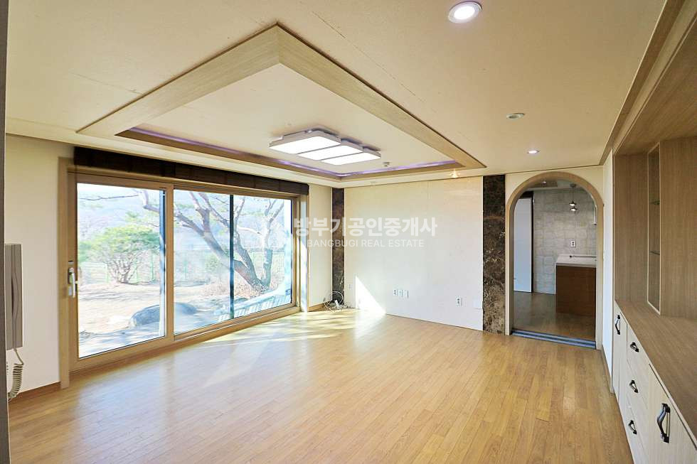 경기 양평군 양평읍 회현리 남한강 조망~ 철근콘크리트 구조, 벙커 주차장, 상수도, 양평읍 시내 5분 거리! 남한강 산책로가 앞에 있는 전원주택 월세 매매 매물번호 14806 사진 20
