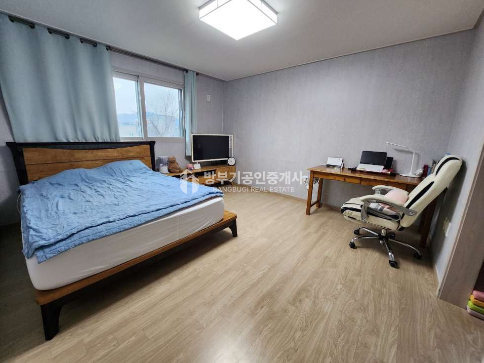 경기 양평군 양서면 따듯한 햇살 가득~ 남향으로 고즈넉한 마을과 멀리 산을 바라보는 전망의 양서면 3억대 전원주택 매매!! 매매 매물번호 14816 사진 8